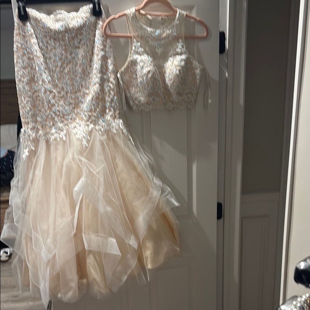 Elegant Cream Gown 2 piece Dress Set - Picture 3 of 3